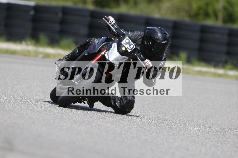 Archiv-2025/09 22.04.2025 Cornu Master School ADR/rot-rouge/99